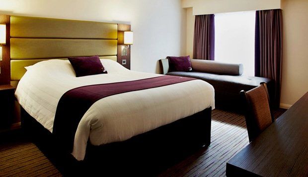Premier Inn Stevenage Central Экстерьер фото